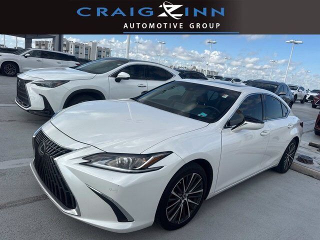 2025 LEXUS ES