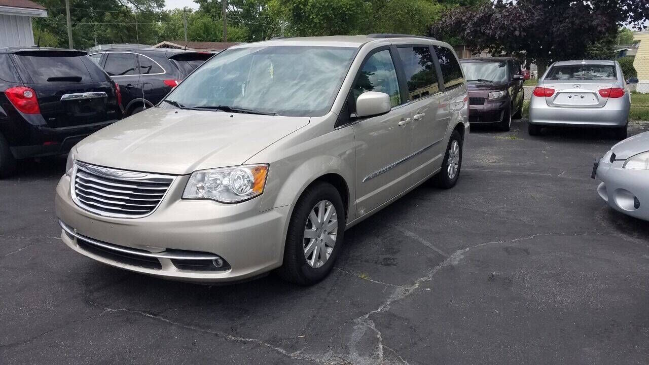2013 CHRYSLER Town and Country