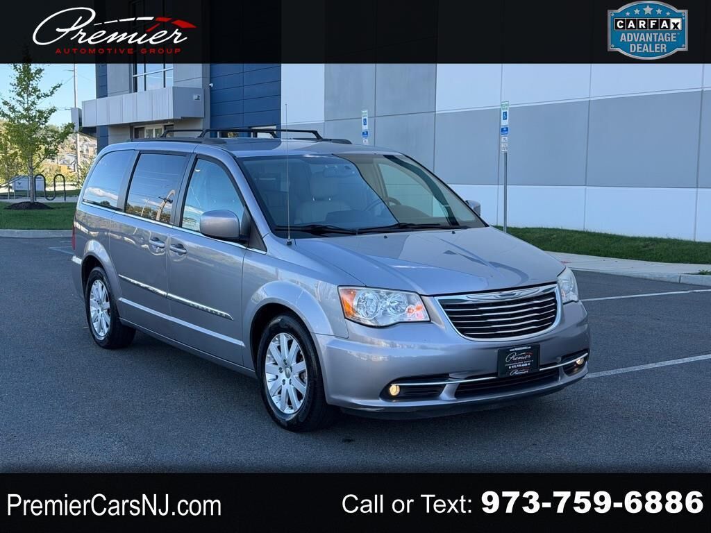 2013 CHRYSLER Town and Country