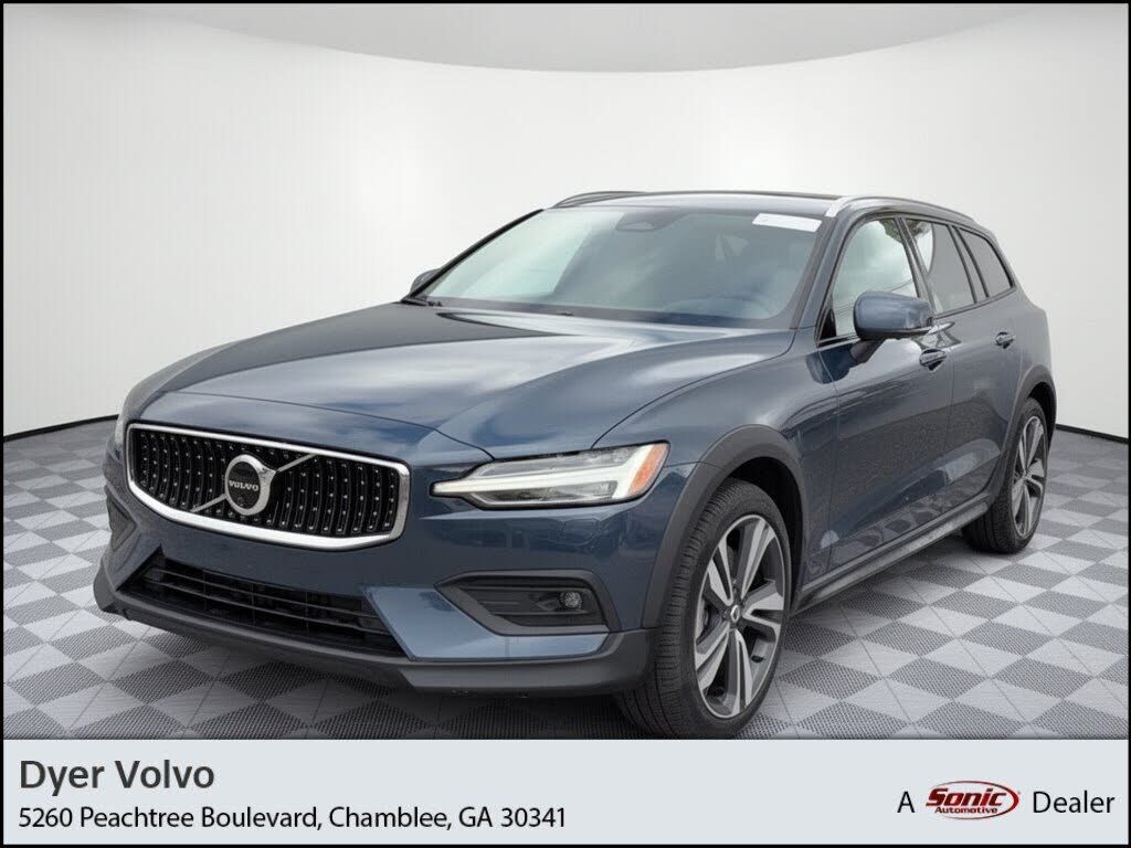 2026 VOLVO V60CC