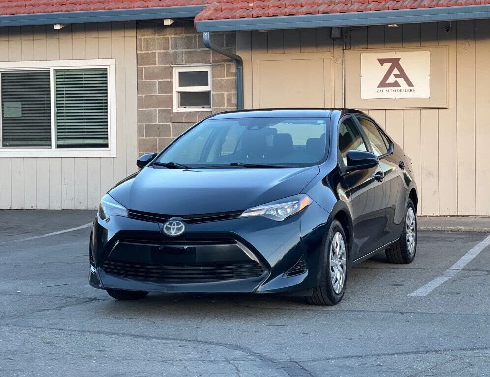 2018 TOYOTA Corolla