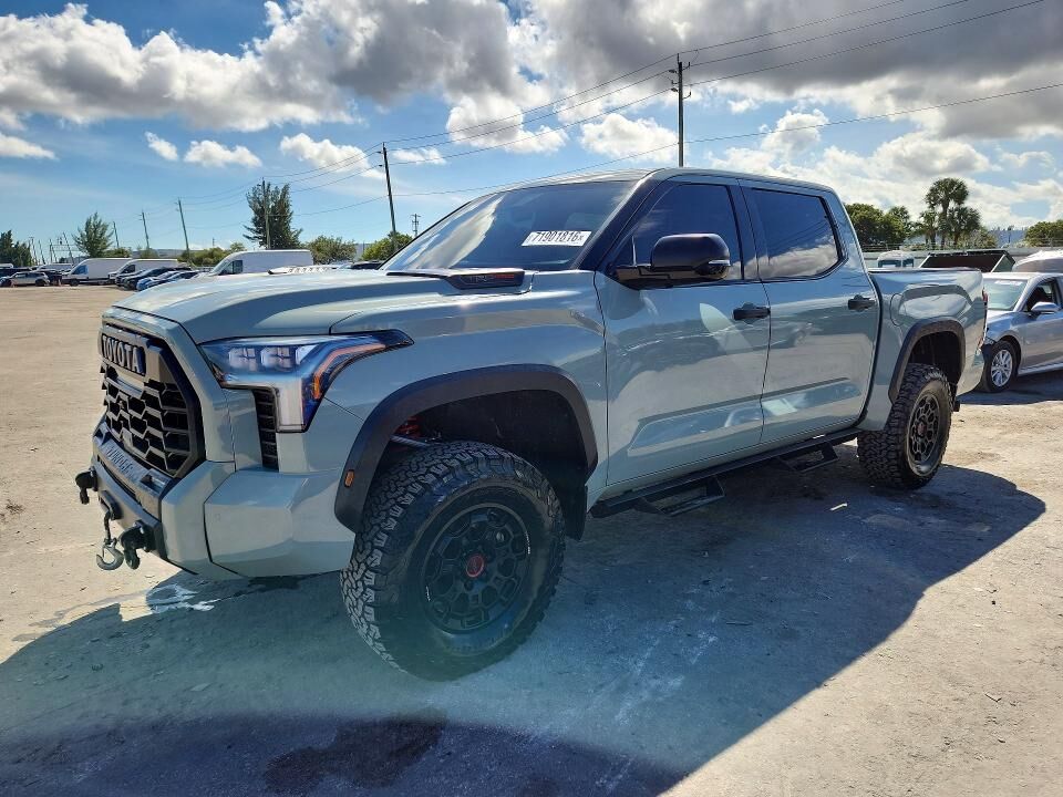 2022 TOYOTA Tundra