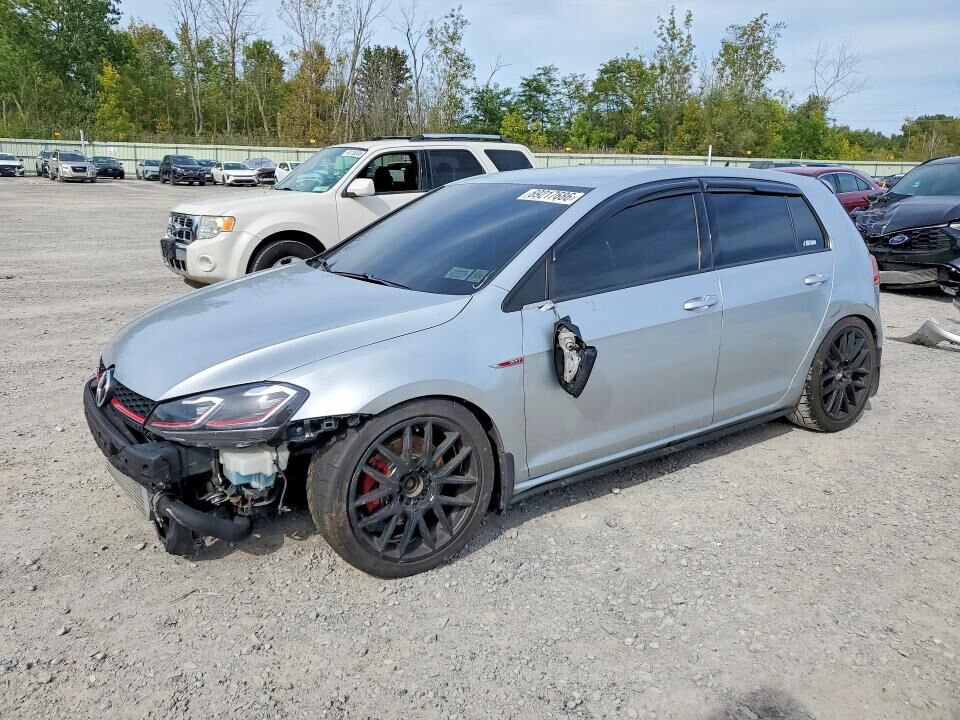 2016 VOLKSWAGEN Golf GTI
