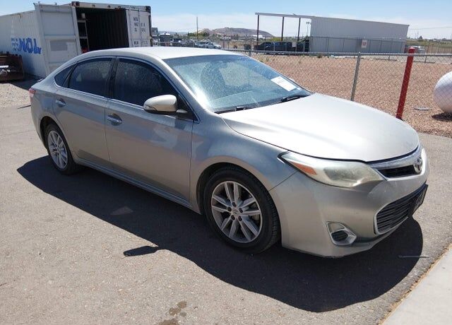 2013 TOYOTA Avalon