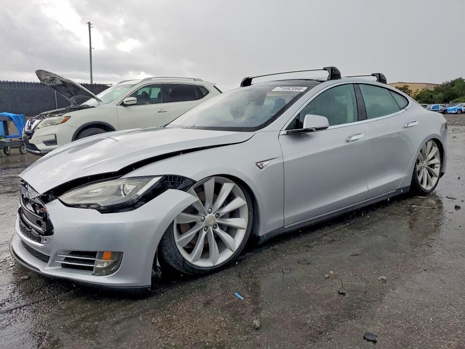 2013 TESLA Model S