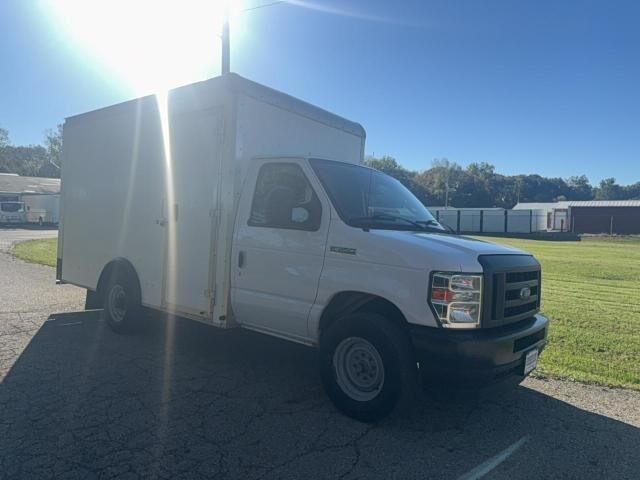 2022 FORD E-350