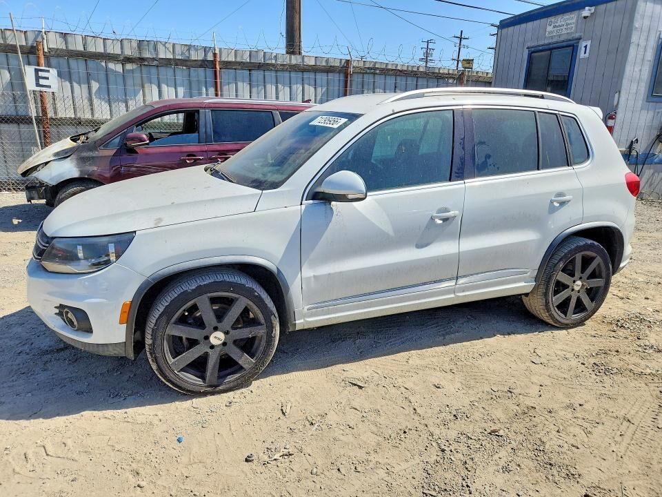 2016 VOLKSWAGEN Tiguan