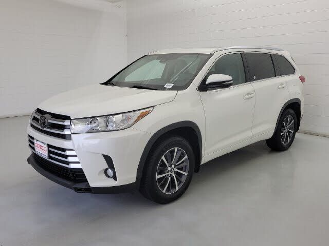 2017 TOYOTA Highlander