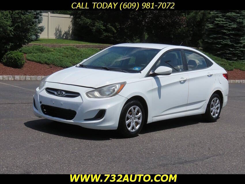 2012 HYUNDAI Accent