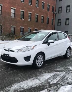 2013 FORD Fiesta