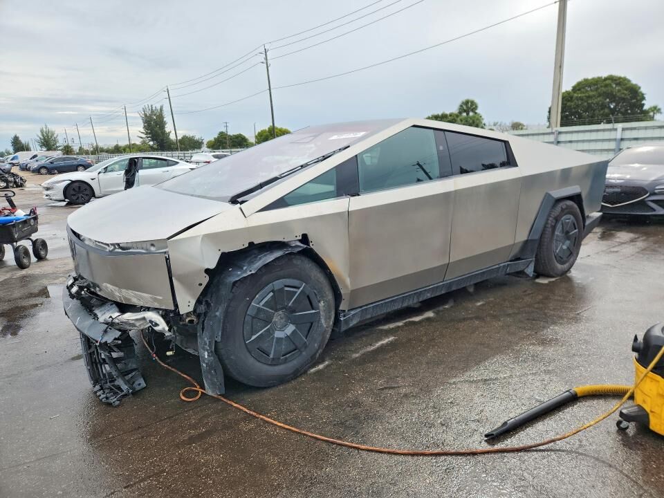 2024 TESLA Cybertruck