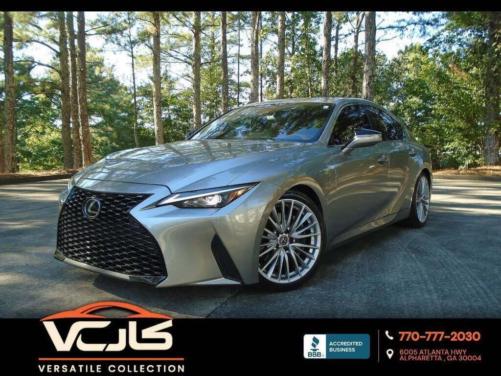2022 LEXUS IS