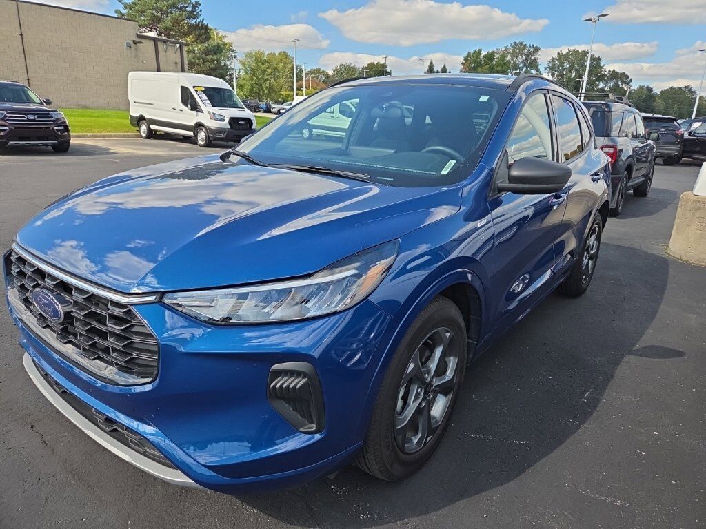 2023 FORD Escape