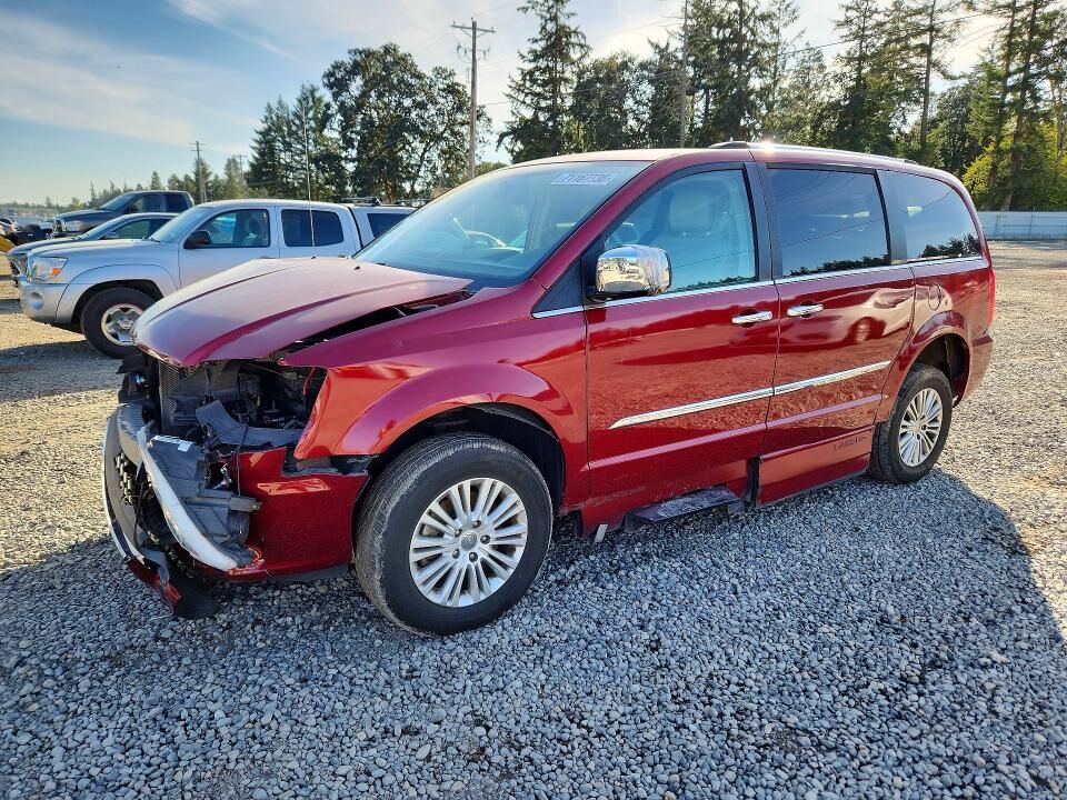 2014 CHRYSLER Town and Country