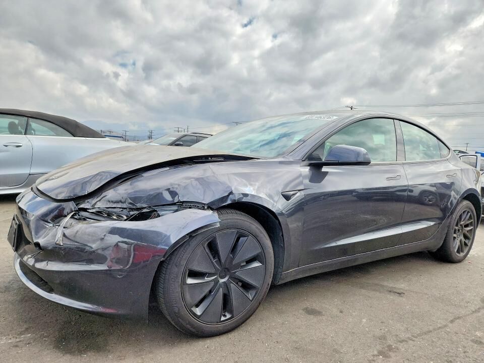 2025 TESLA Model 3