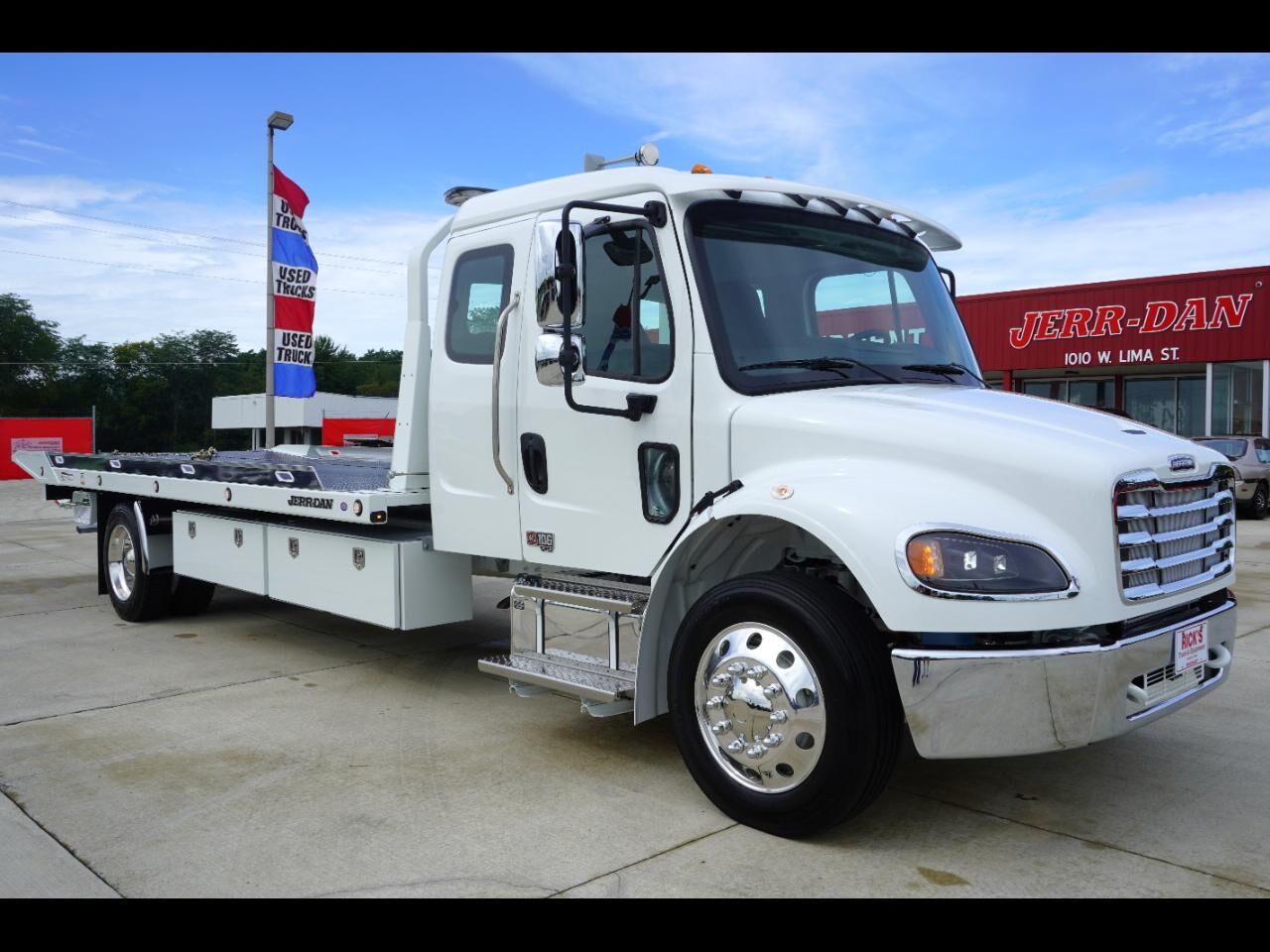 2027 FREIGHTLINER M2
