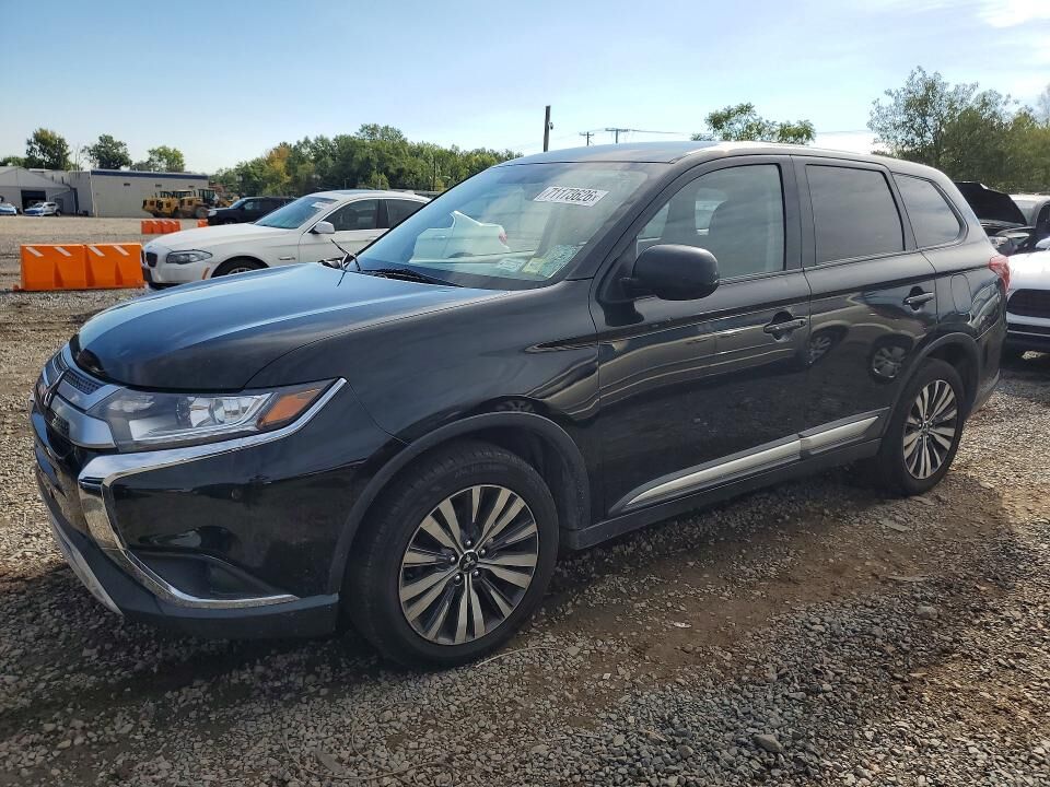 2020 MITSUBISHI Outlander