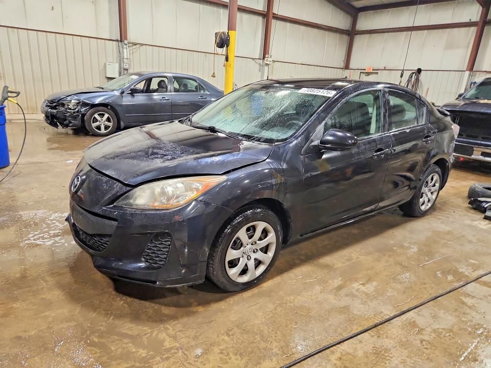 2013 MAZDA Mazda3