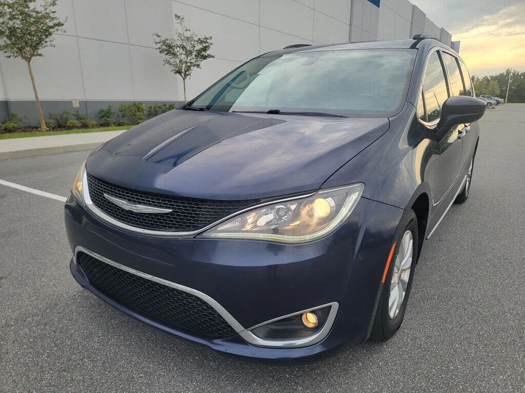 2017 CHRYSLER Pacifica