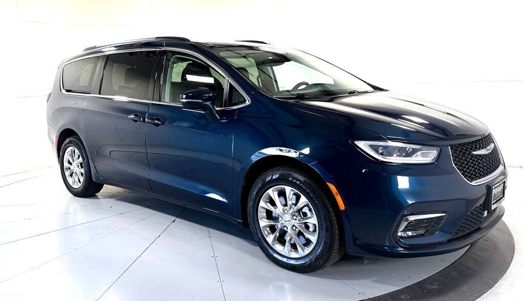 2022 CHRYSLER Pacifica