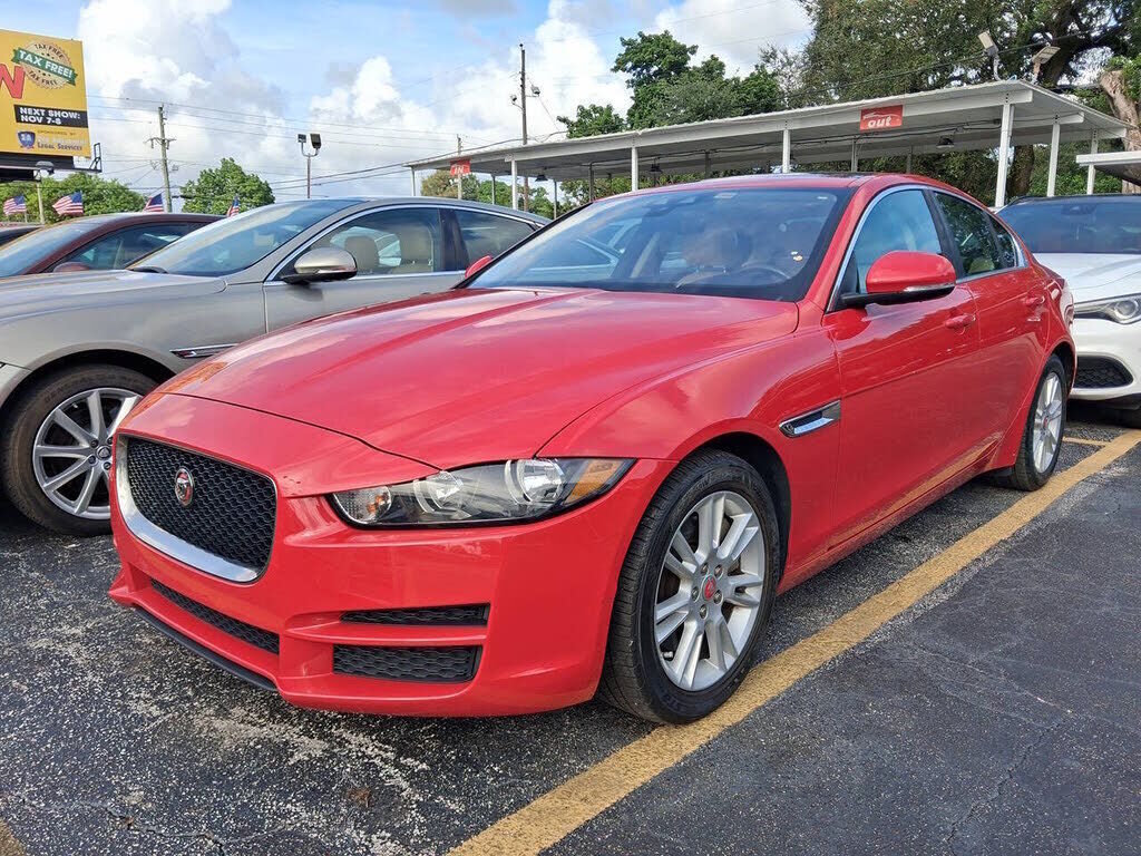 2019 JAGUAR XE