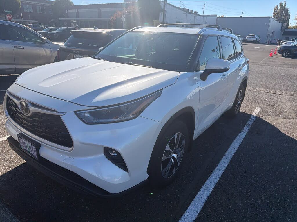 2021 TOYOTA Highlander