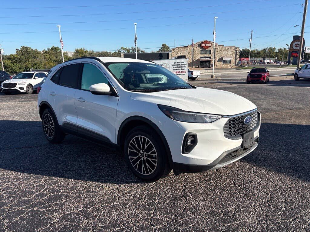 2023 FORD Escape
