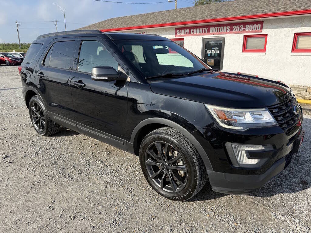 2017 FORD Explorer