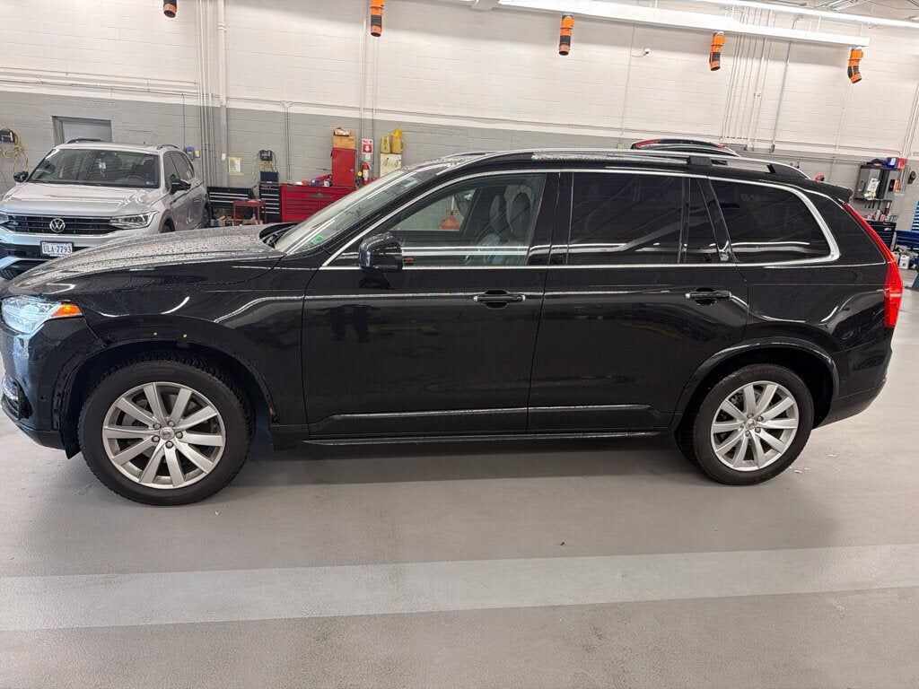2019 VOLVO XC90