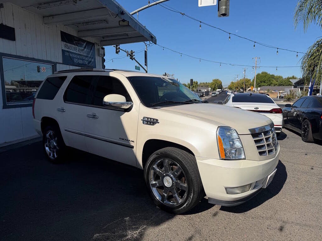 2011 CADILLAC Escalade