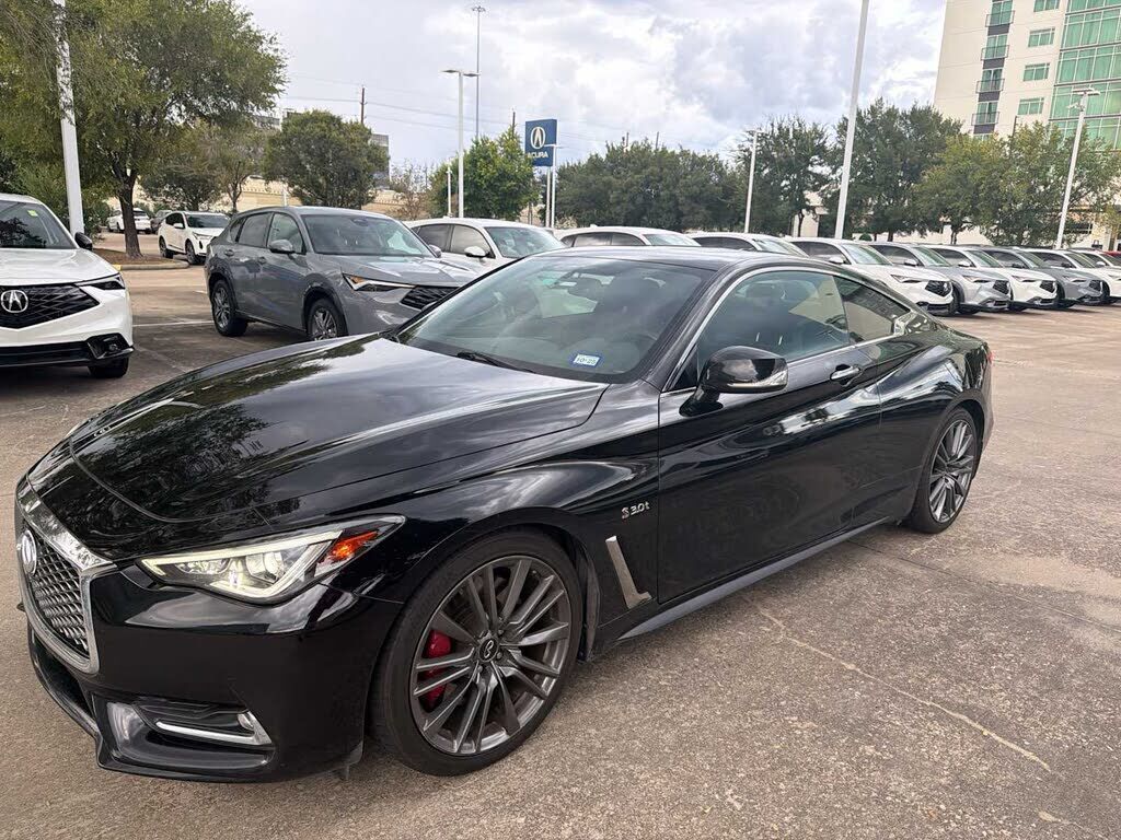 2017 INFINITI Q60