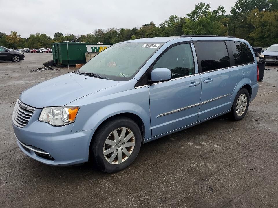 2016 CHRYSLER Town and Country