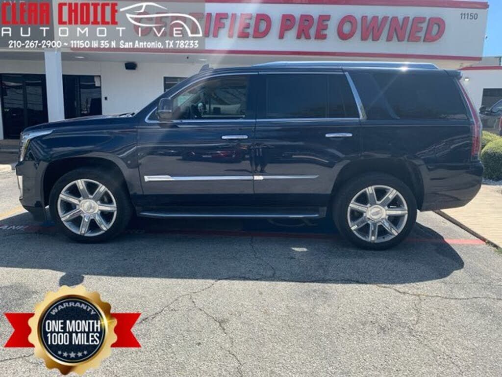 2017 CADILLAC Escalade