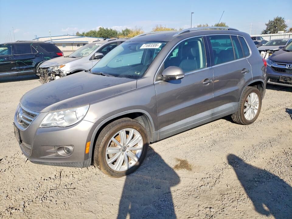 2011 VOLKSWAGEN Tiguan