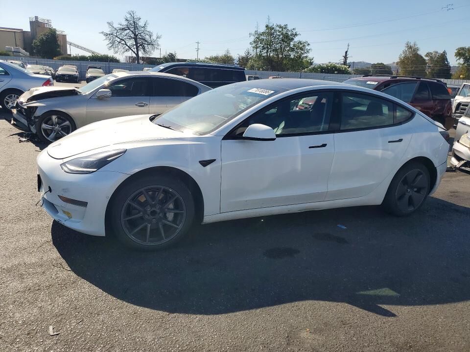 2022 TESLA Model 3