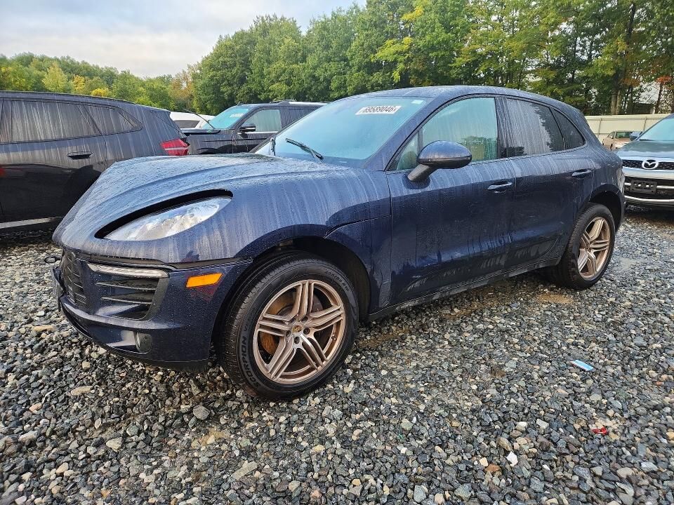 2018 PORSCHE Macan