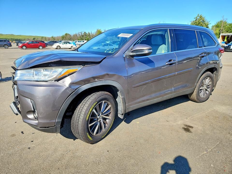 2019 TOYOTA Highlander