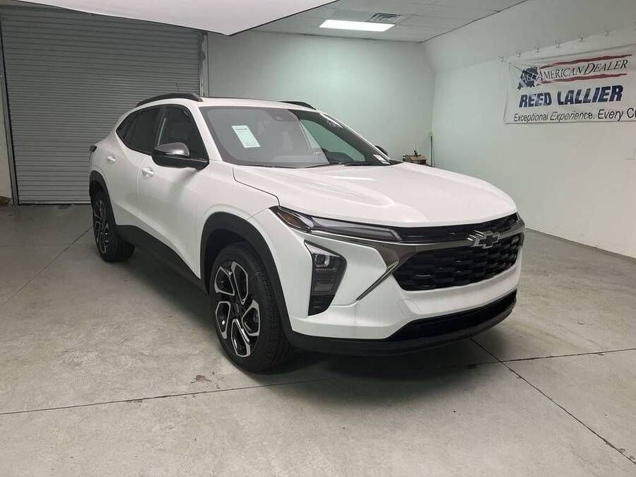 2026 CHEVROLET Trax