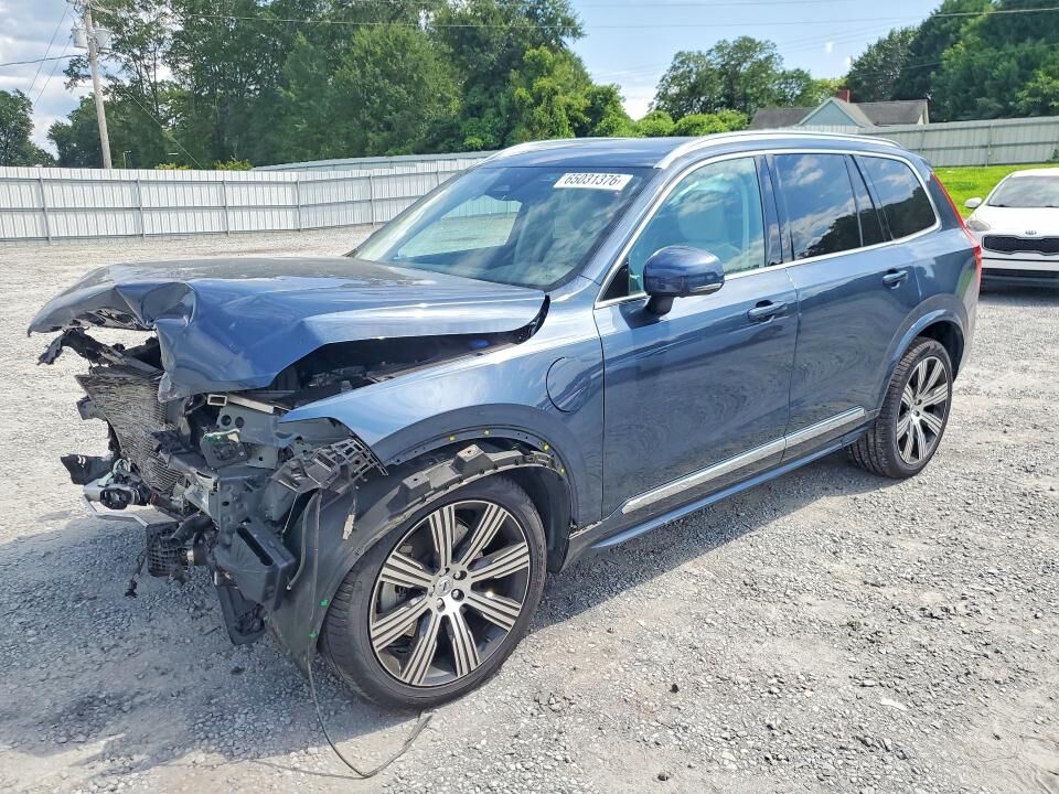 2023 VOLVO XC90
