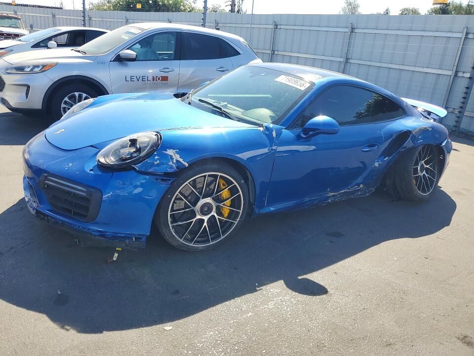 2017 PORSCHE 911