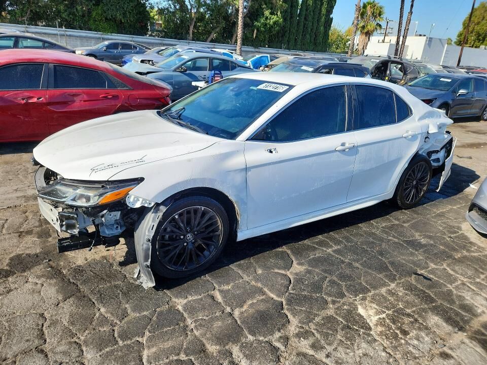 2018 TOYOTA Camry