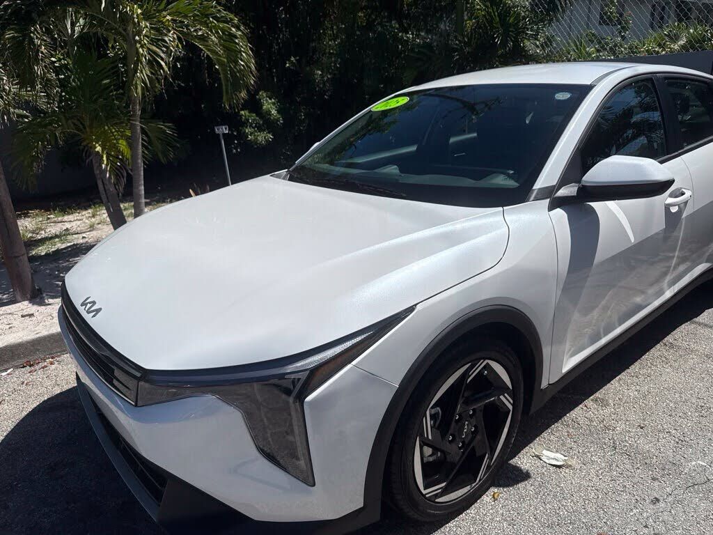 2025 KIA K4