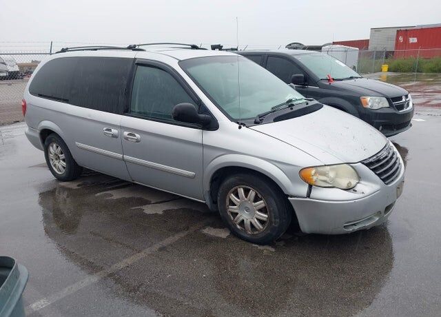 2006 CHRYSLER Town and Country