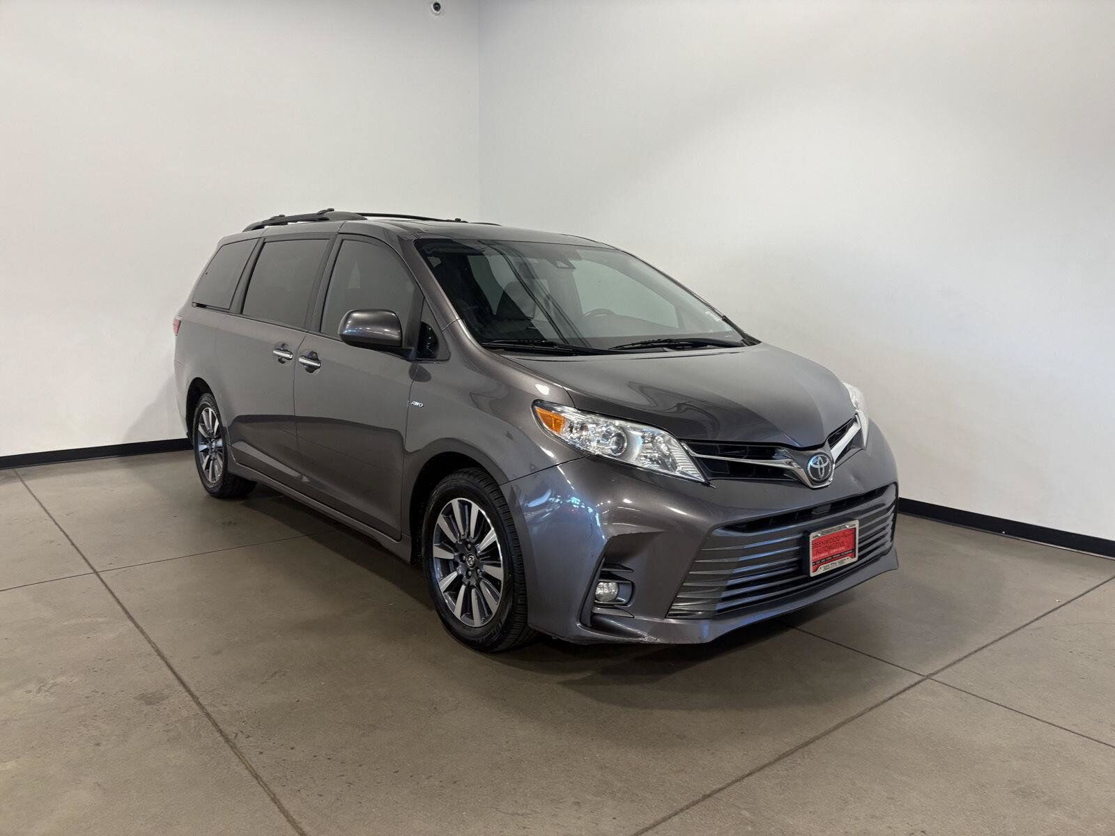 2018 TOYOTA Sienna
