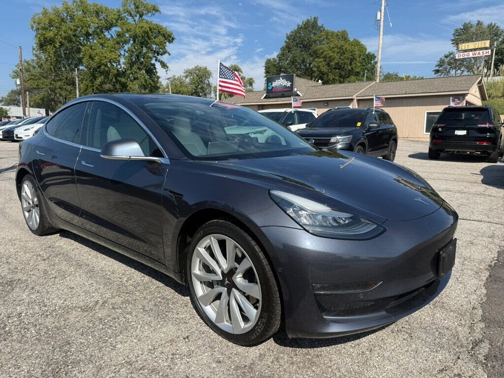 2018 TESLA Model 3