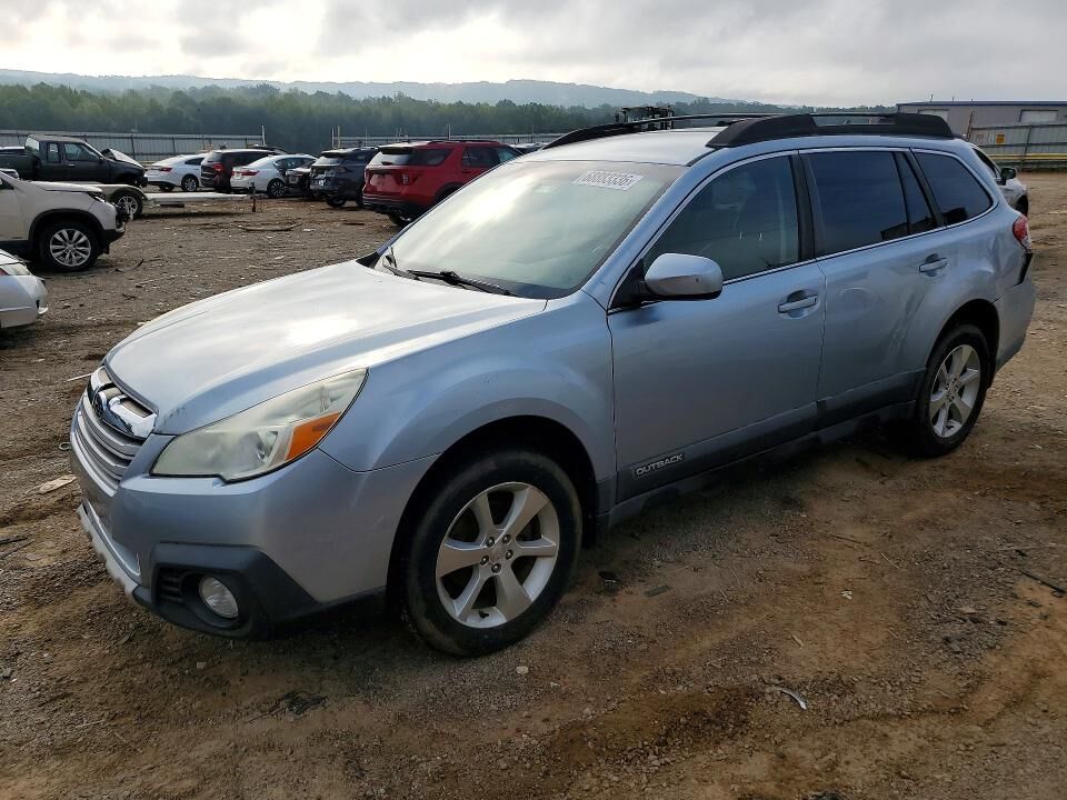 2013 SUBARU Outback
