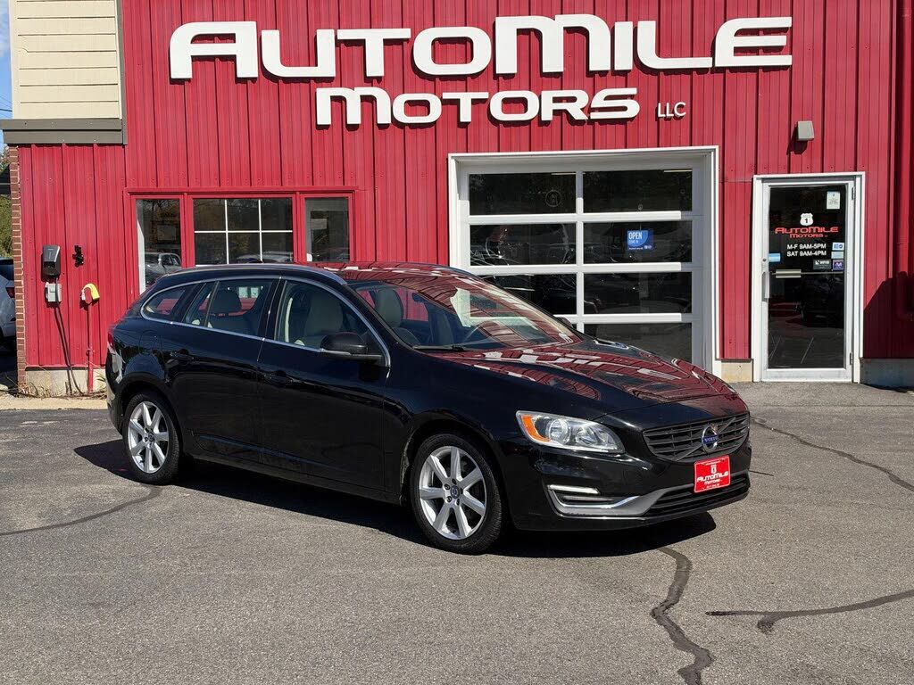 2017 VOLVO V60