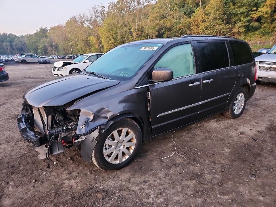 2015 CHRYSLER Town and Country