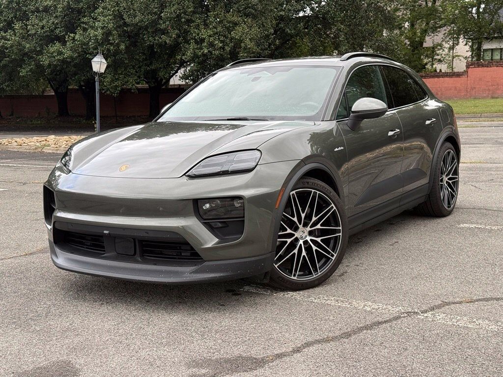 2024 PORSCHE Macan