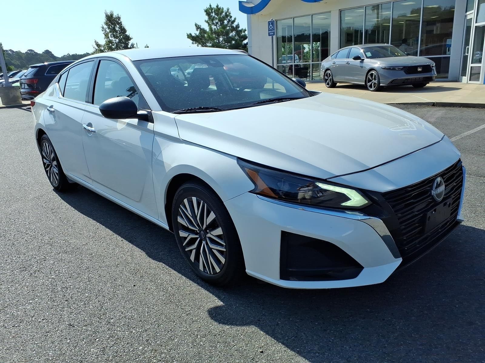 2024 NISSAN Altima